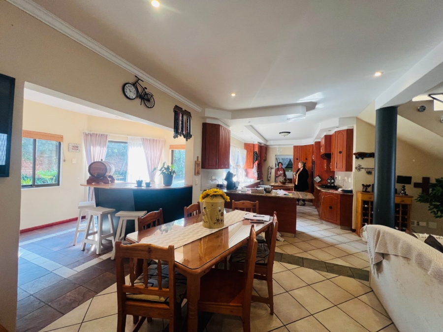 8 Bedroom Property for Sale in Rooi Rivier Rif Western Cape